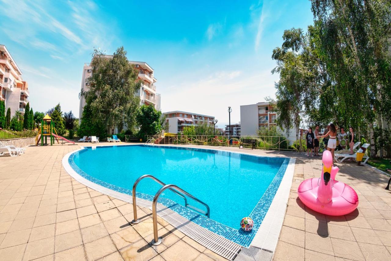 Crown Fort Club Sveti Vlas Exterior foto